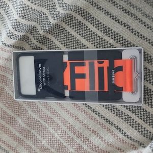 Galaxy z flip 3 silicone cover with strap